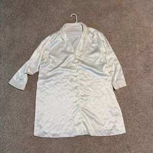 Elegant Vintage Cream Silky Robe / Sleepshirt